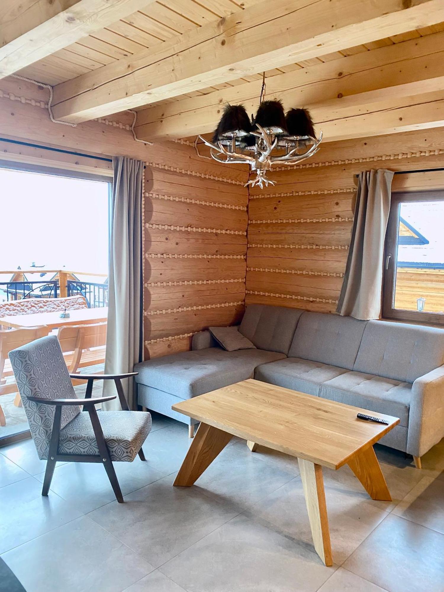 Zloty Gron Log & Holiday home