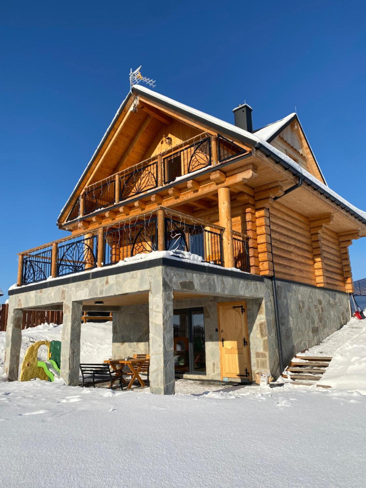 Zloty Gron Log & Holiday home *